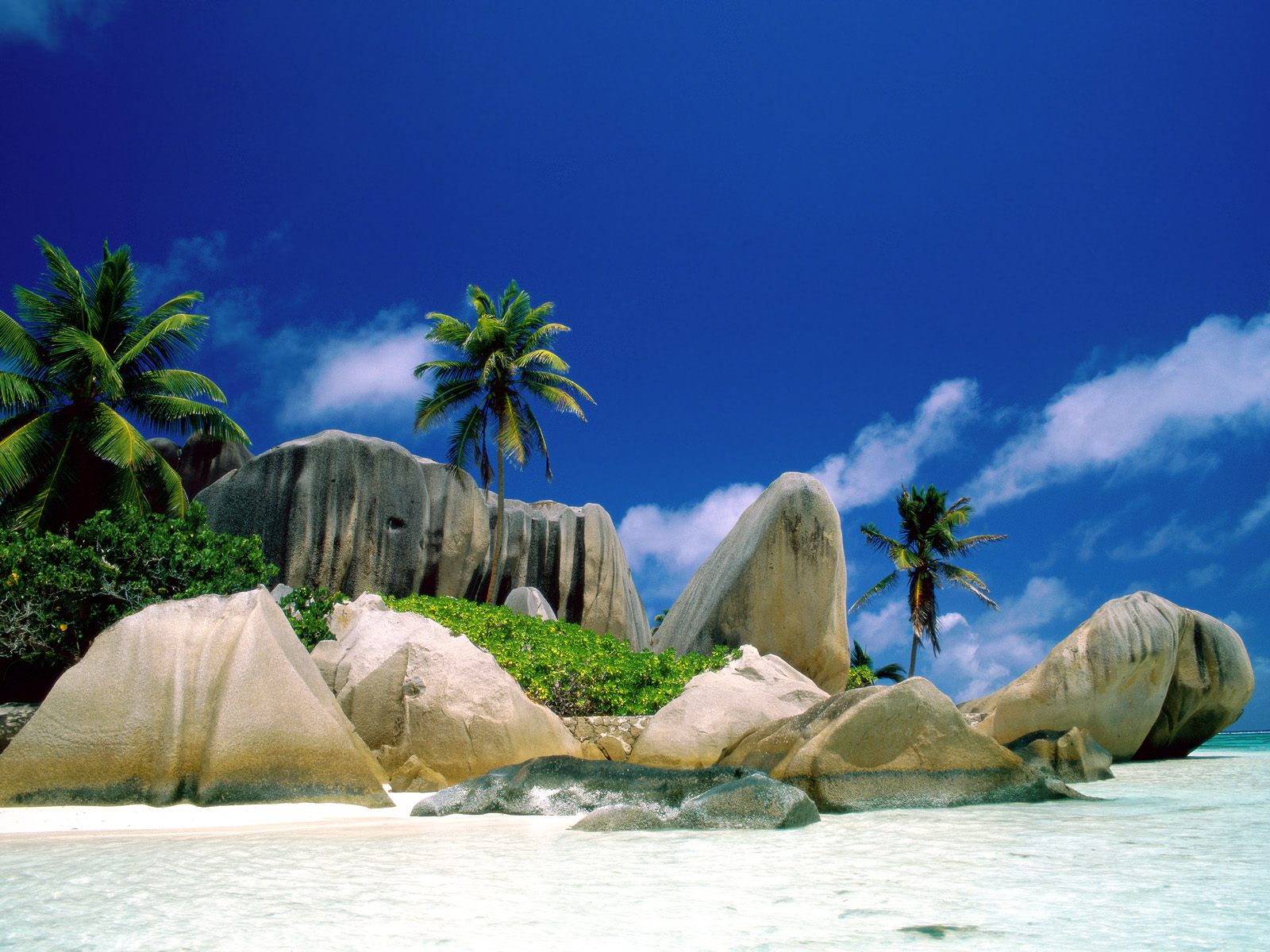 La Digue Islands443033105